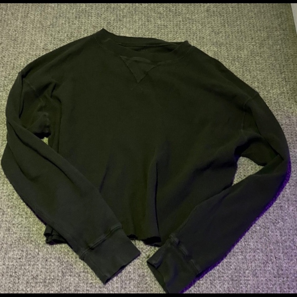 dark green long sleeve shirt in good condition!